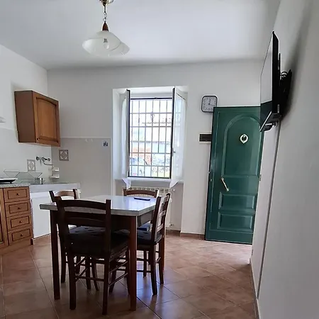 Peperilla House * Luni